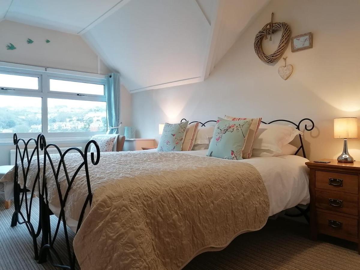 Schooner Point Guest House Лу Экстерьер фото