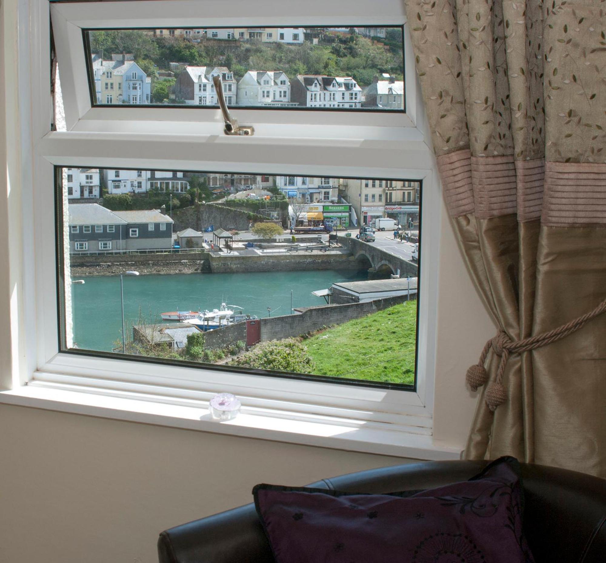Schooner Point Guest House Лу Номер фото