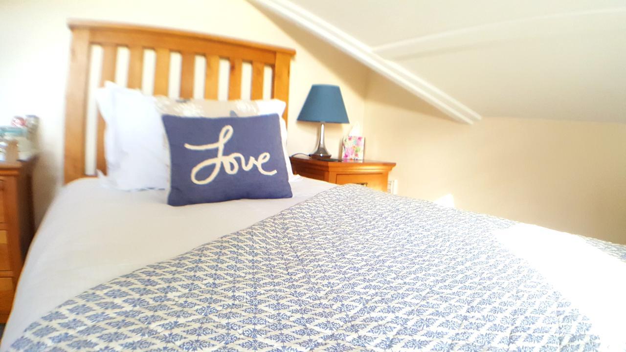 Schooner Point Guest House Лу Экстерьер фото
